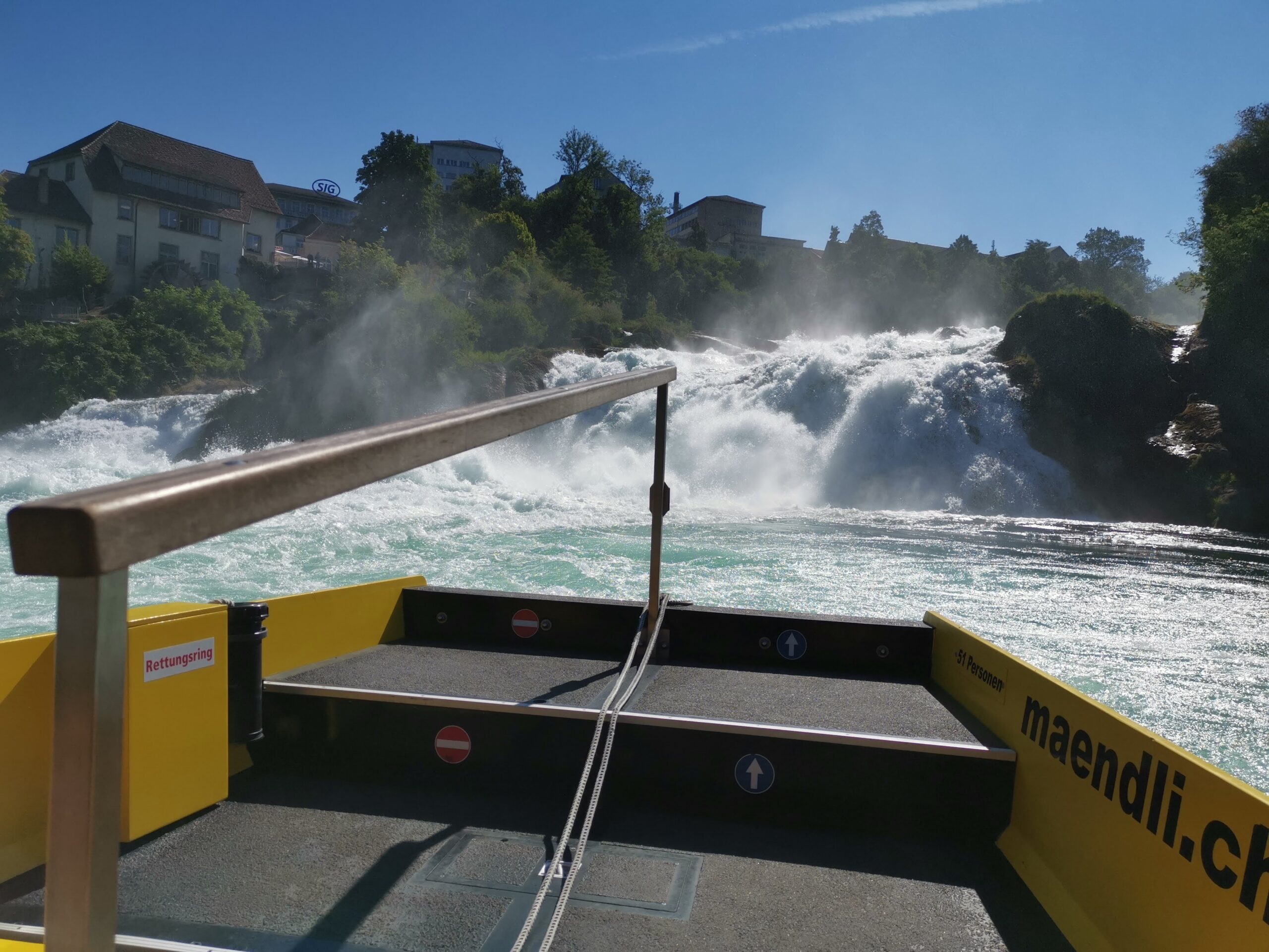 Aller aux chutes du Rhin en Suisse